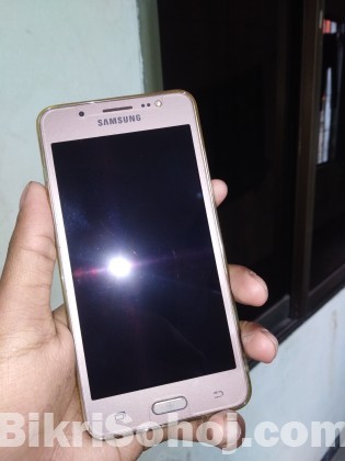 Samsung Galaxy J5 (6)